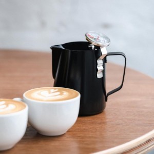 Rhino Coffee Gear Stealth черна каничка за разпенване на мляко 0.600 л.